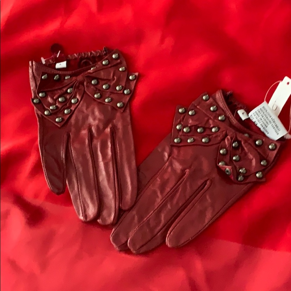 Aldo studded gloves
